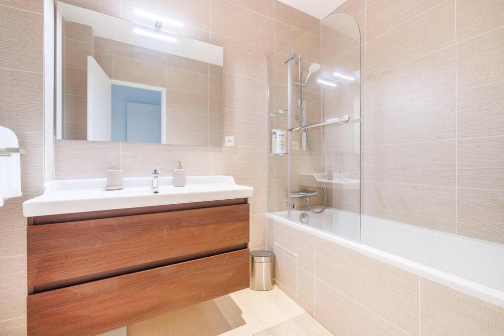 Appartamento Cosy Flat For 6 People #2 Asnières Esterno foto