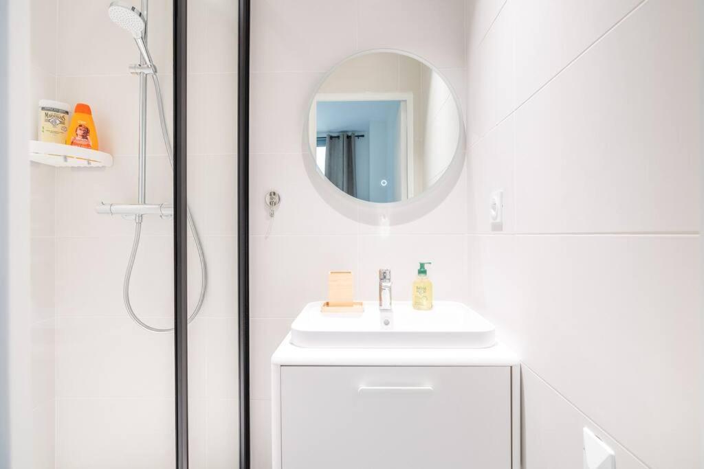 Appartamento Cosy Flat For 6 People #2 Asnières Esterno foto
